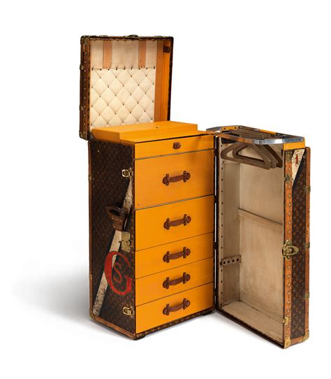 Louis Vuitton: 100 Legendary Trunks: The History of the Travel 